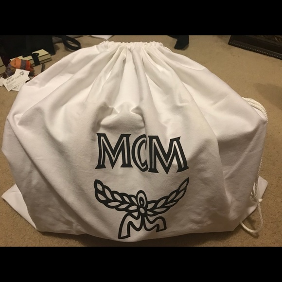 Sold MCM tote 💯 authentic - Picture 6 of 6